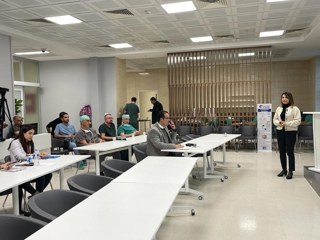 Seminar zum Thema „Management viraler Infektionen nach Transplantation“ durchgeführt