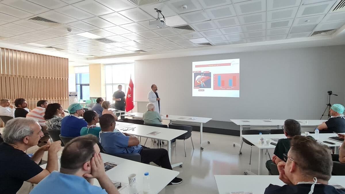 Seminar on the Management of Portal Hypertension Before Liver Transplantation Held